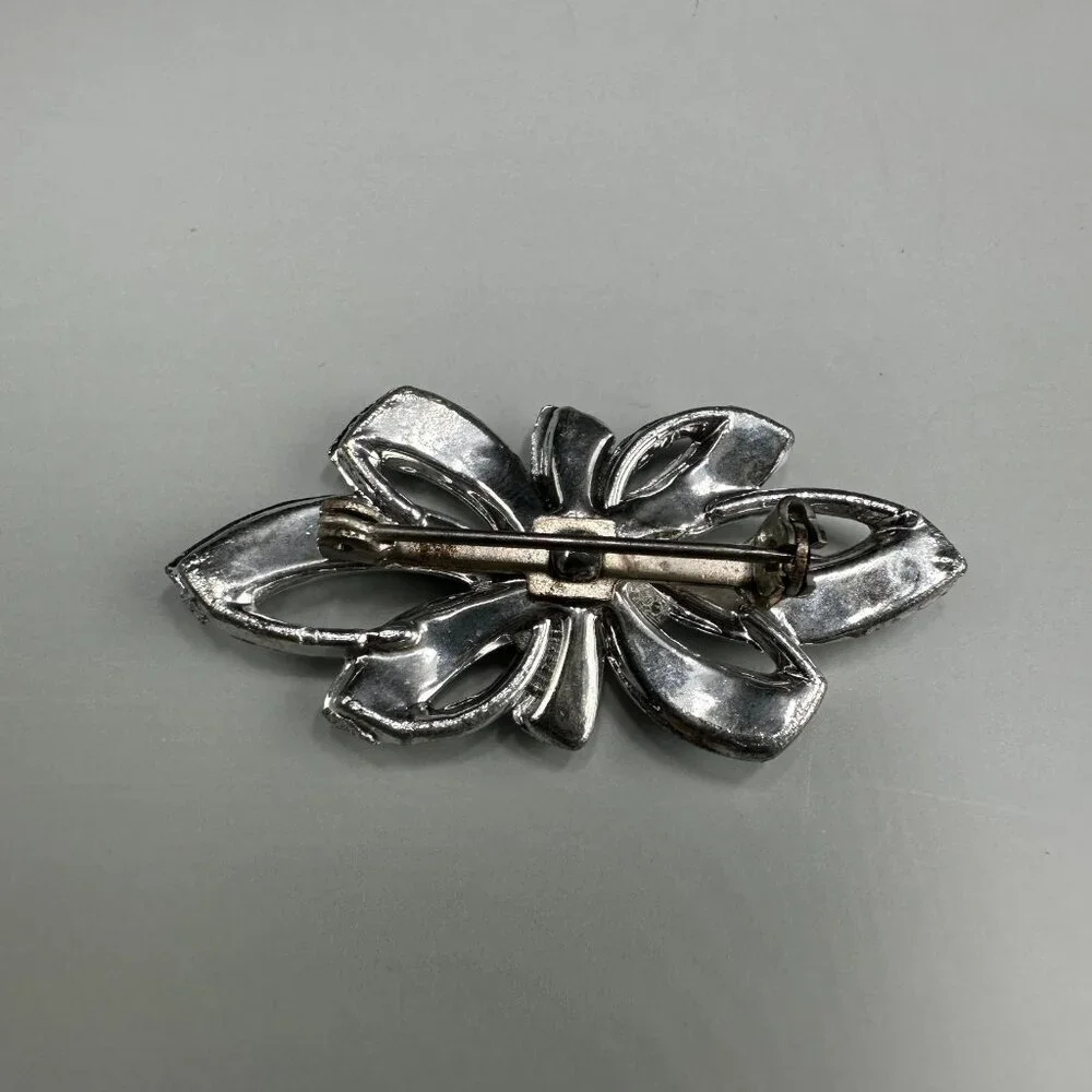 3/$30 Vintage Rhinestone Bow Brooch Silver Tone Textured Floral Ribbon Pin